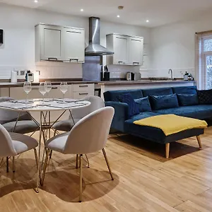 Grange Lane Apartment